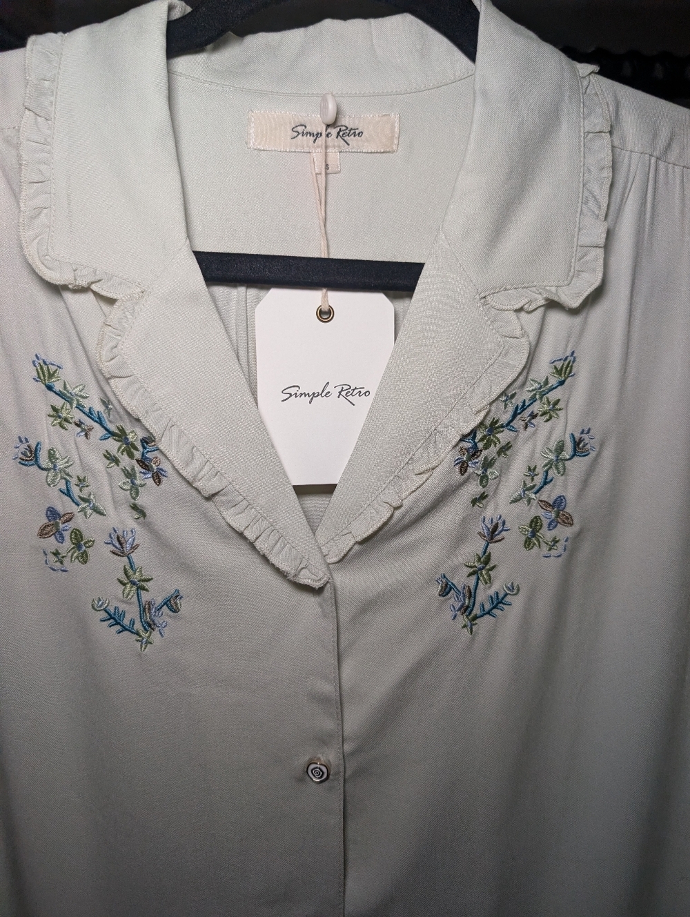 Simple Retro Button-Front Blouse with Blue Floral Embroidery - Picture 7 of 7